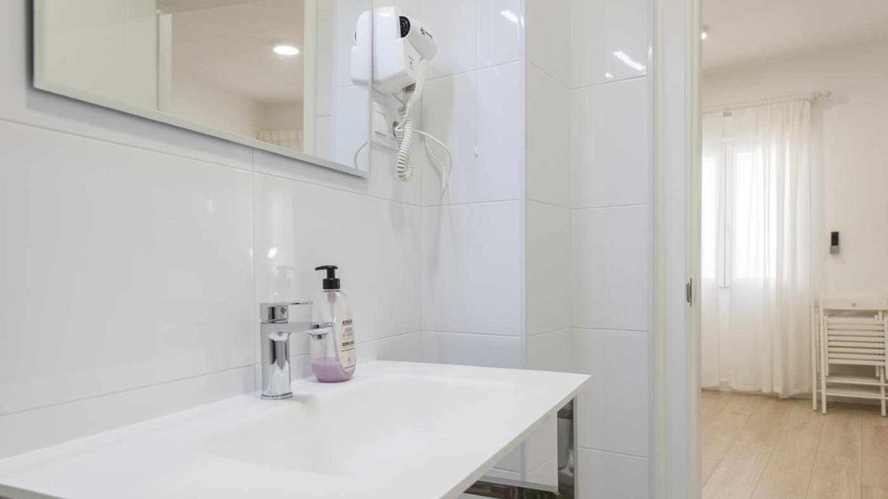 Apartamentos Dimax By Toledo Ap Екстер'єр фото