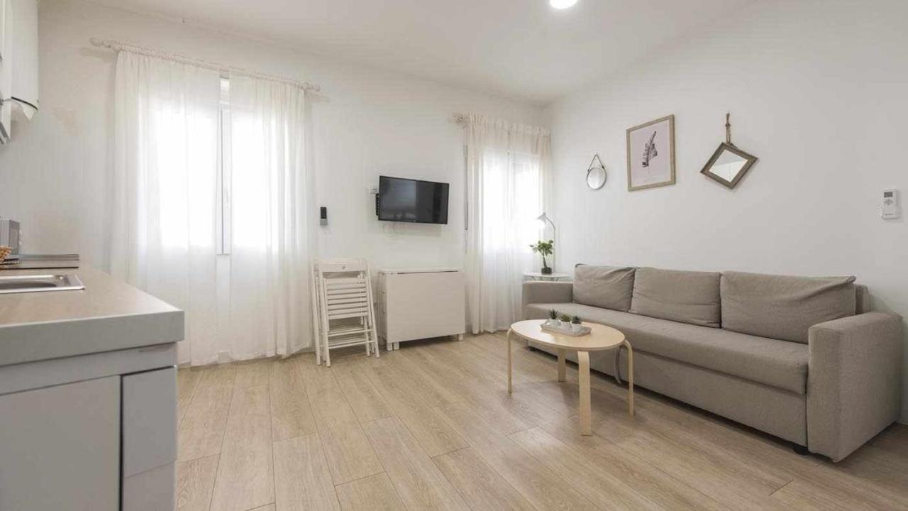 Apartamentos Dimax By Toledo Ap Екстер'єр фото